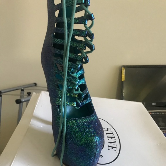 Stiletto pumps - Picture 3 of 3